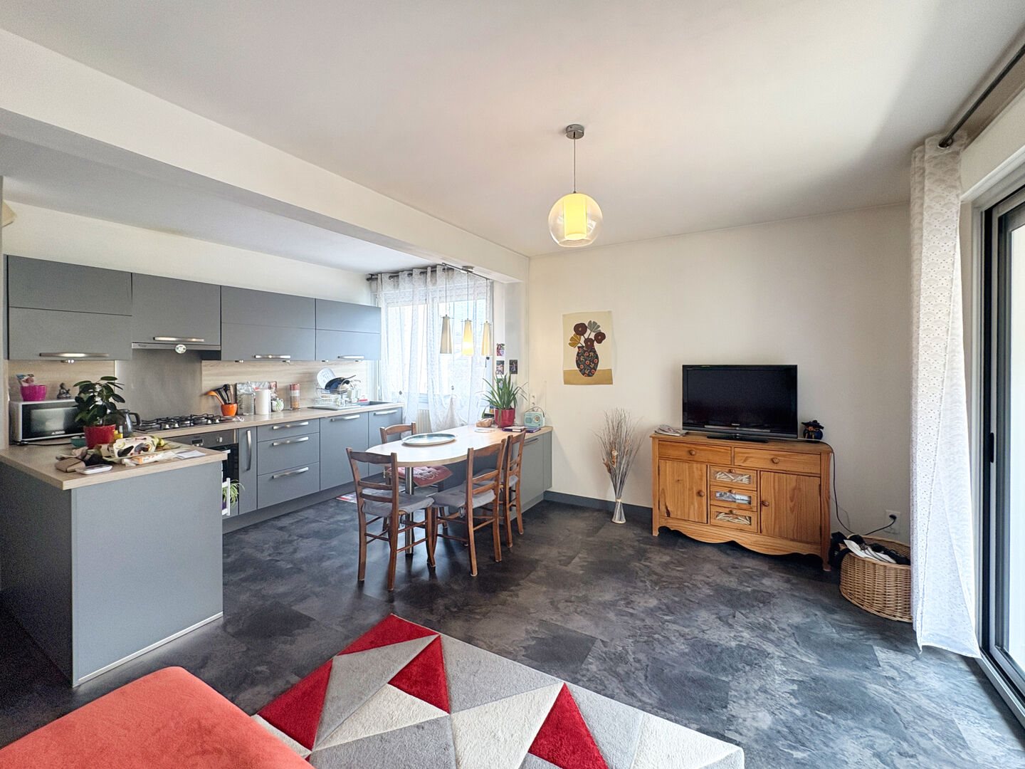 Sarlat - 2-bedroom apartment with garage - free from occupancy
