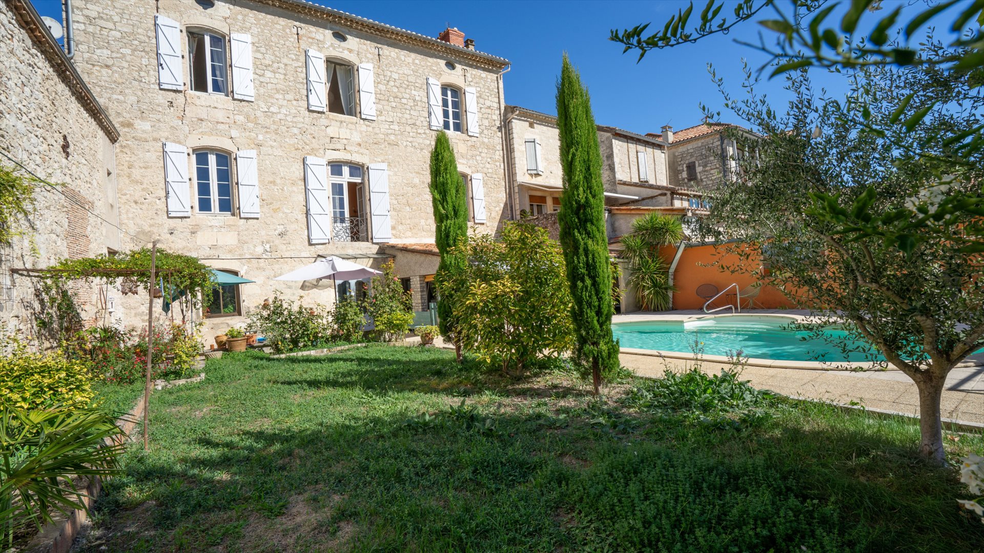 Maison à vendre, 281m², Montcuq-en-Quercy-Blanc