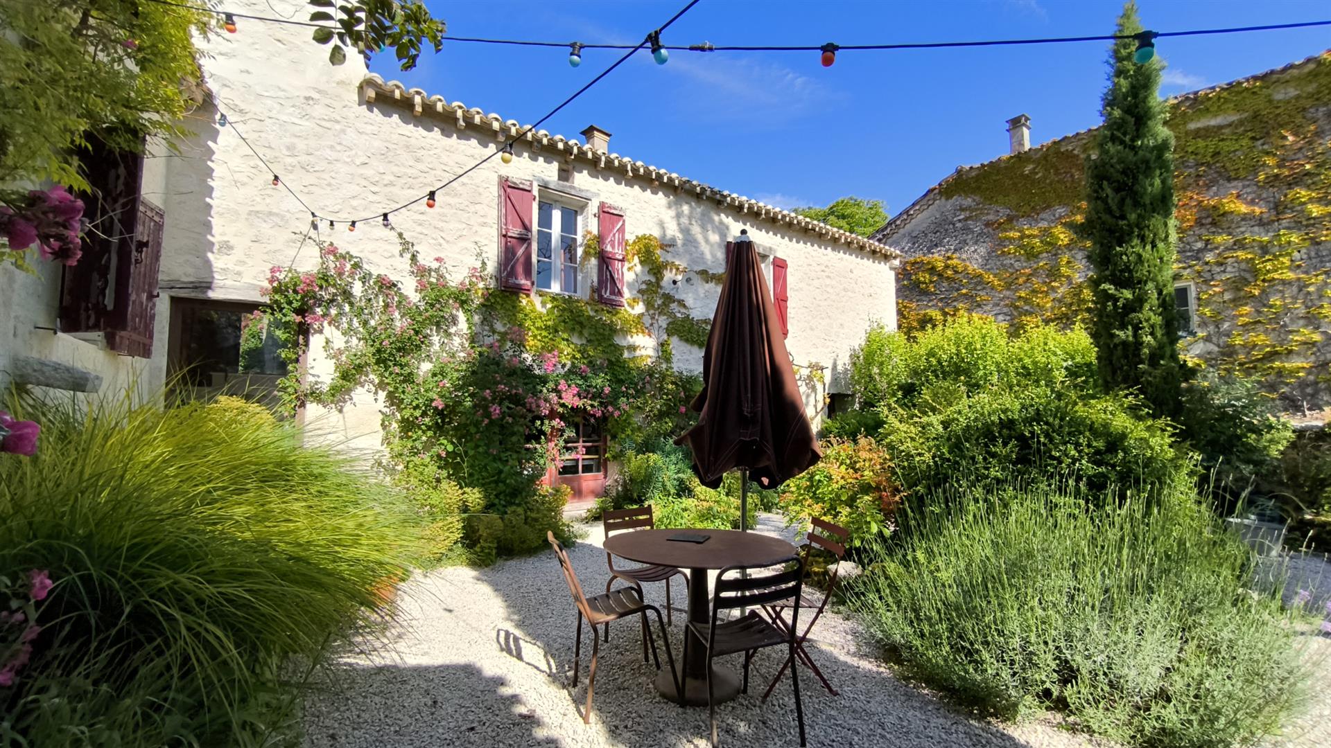 Maison à vendre, 202m², Montcuq-en-Quercy-Blanc