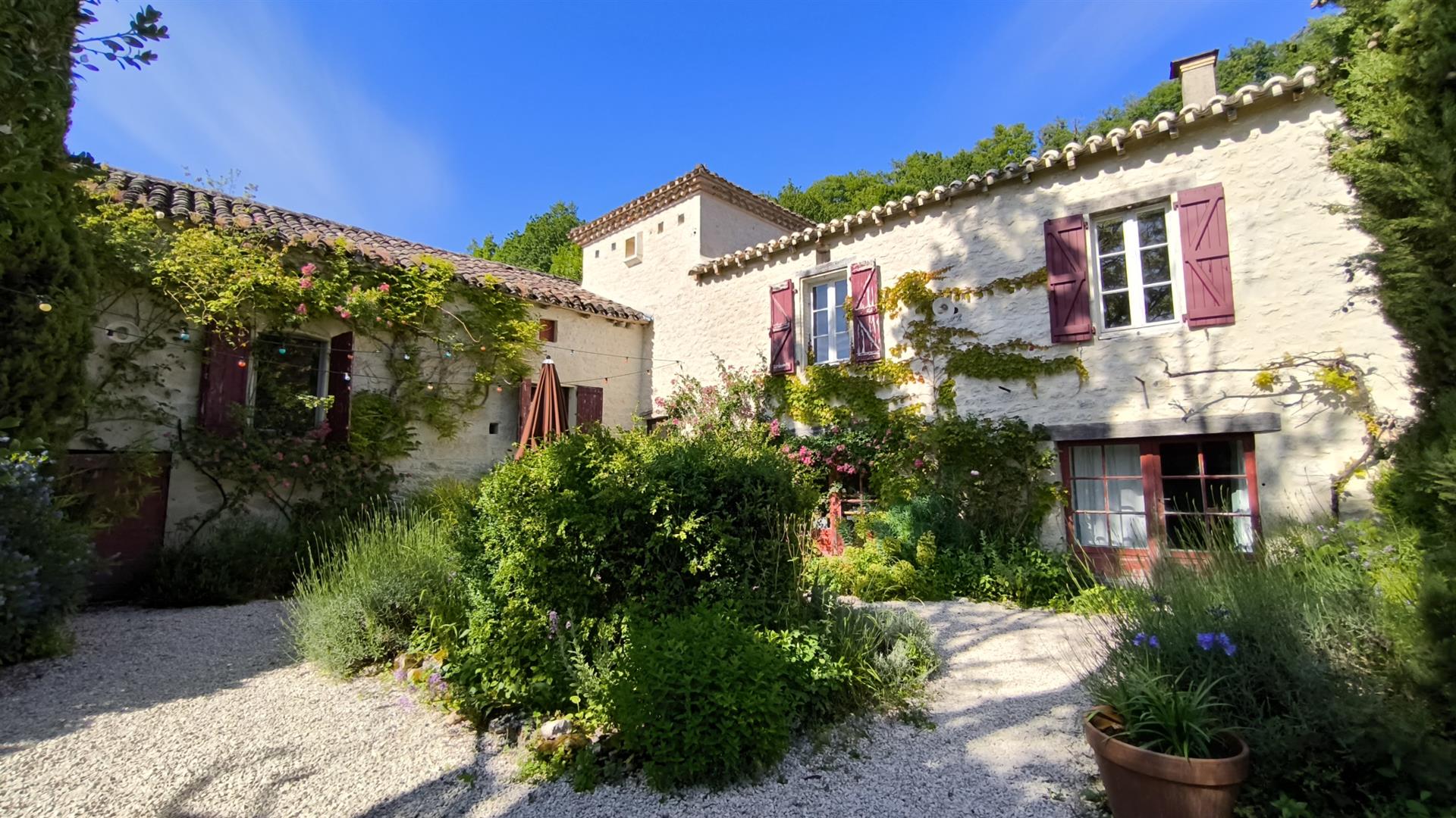 Maison à vendre, 202m², Montcuq-en-Quercy-Blanc