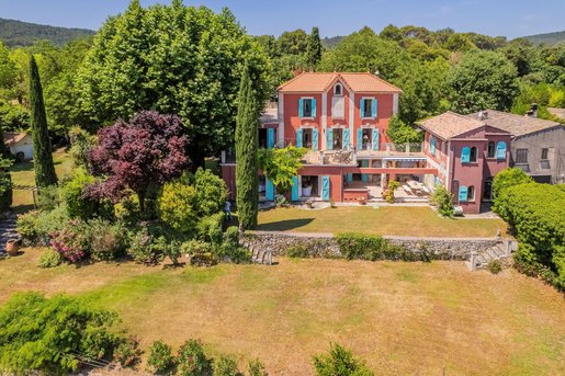Maison 9 pièces 247 m² · à Correns · 247 m² · 779 000 €
