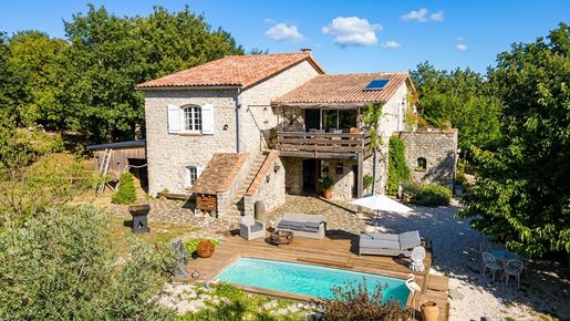 Maison 5 pièces 160 m² · aux Vans · 160 m² · 690 000 €