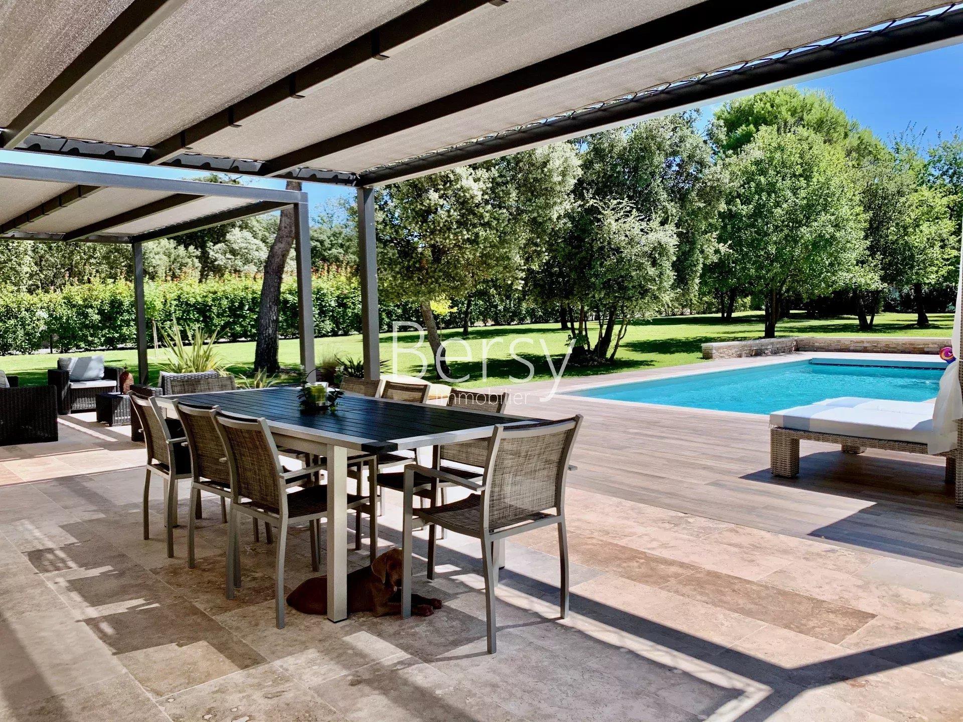 Maison à vendre, 205m², L'Isle-sur-la-Sorgue