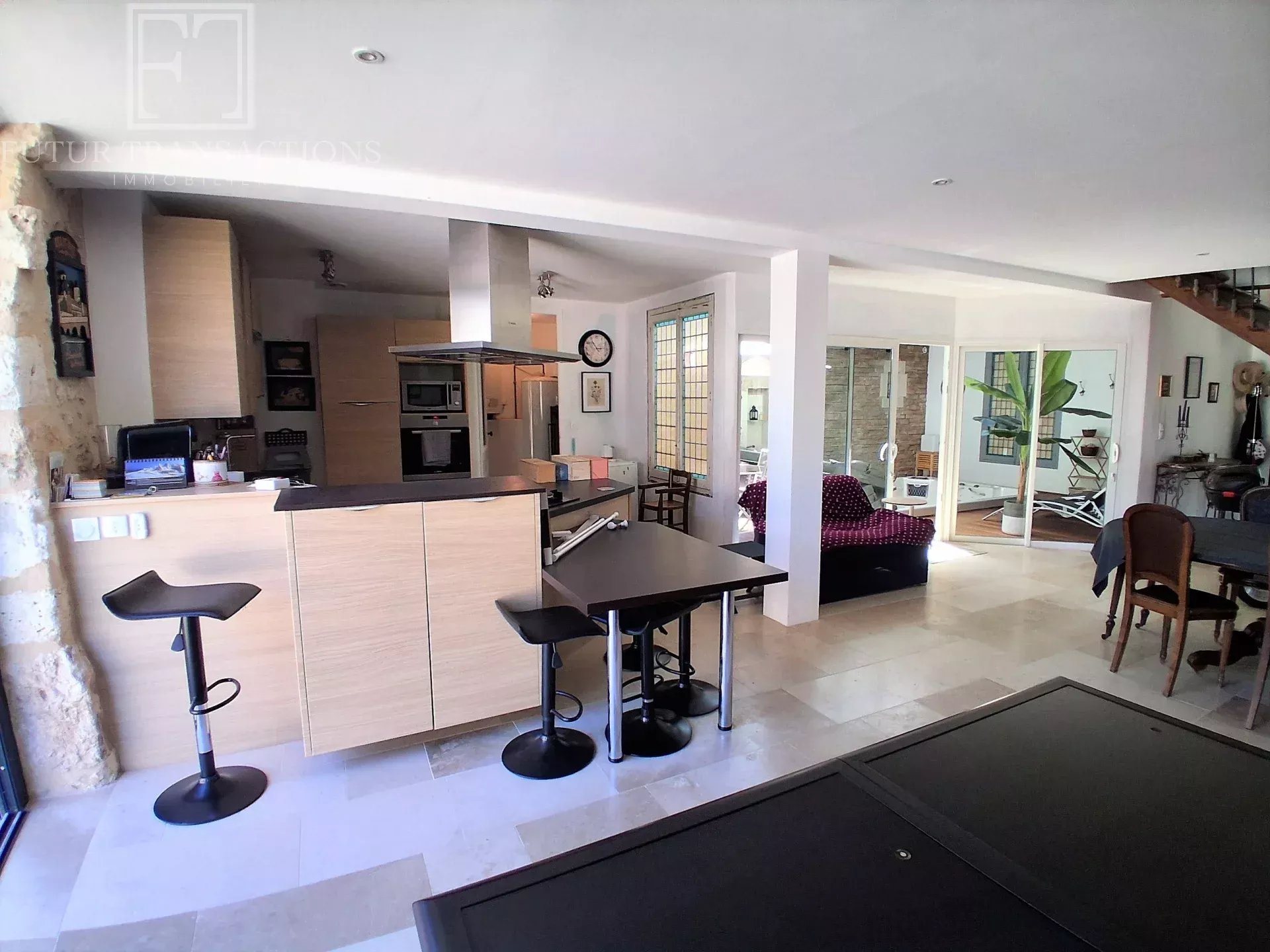 Maison à vendre, 213m², Condat-sur-Trincou