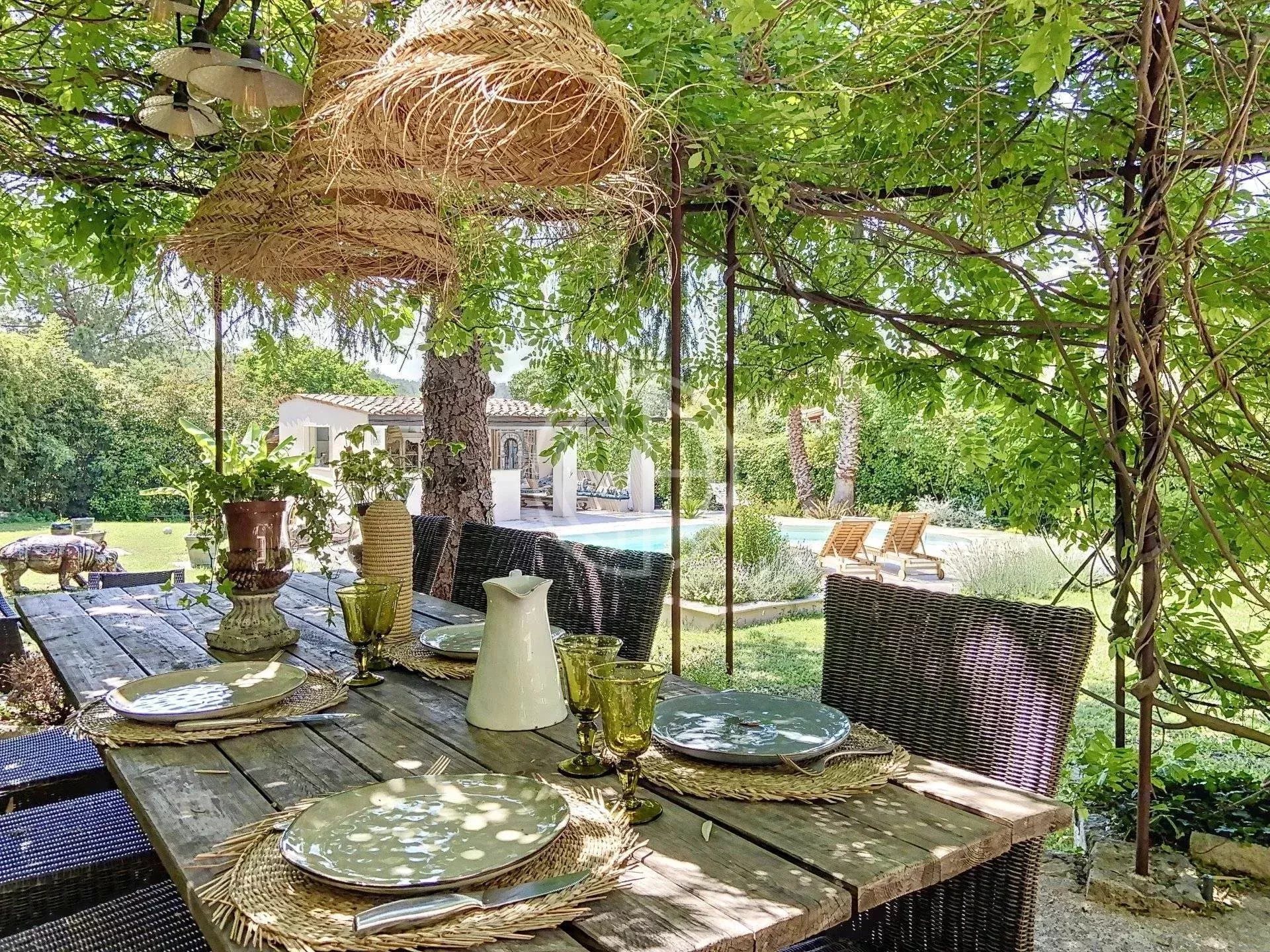 Maison à vendre, 240m², Mougins