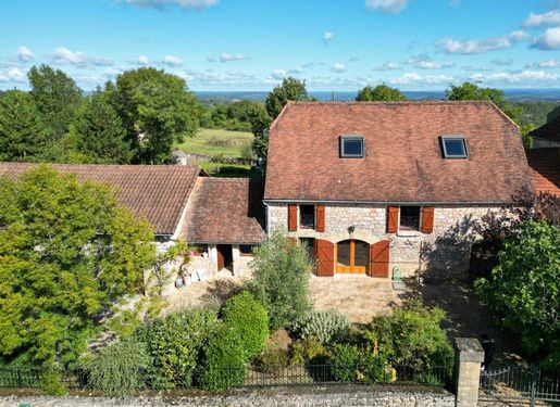 Maison 8 pièces 217 m² · à Gourdon · 217 m² · 365 000 €