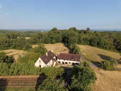 Maison 11 pièces 320 m² · à Gourdon · 320 m² · 436 800 €
