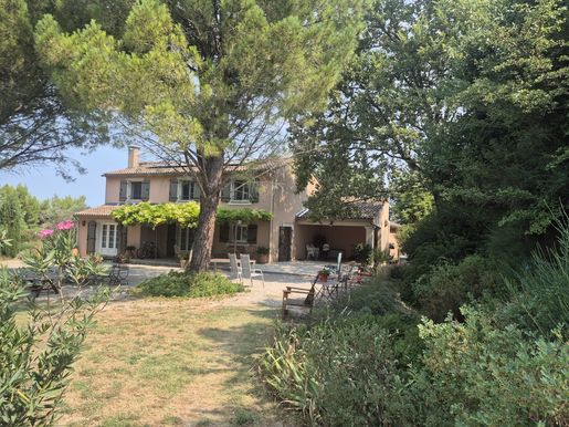 Maison 7 pièces 173 m² · à Eyragues · 173 m² · 861 000 €