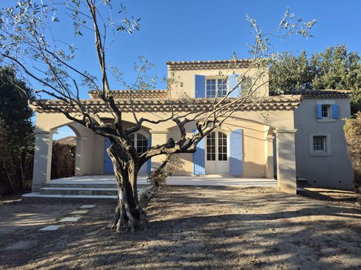 Maison 6 pièces 173 m² · à Eyragues · 173 m² · 645 000 €