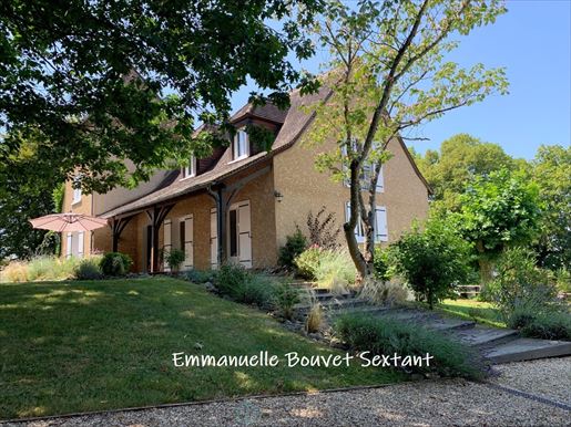 Maison 8 pièces 212 m² · à Bergerac · 212 m² · 410 000 €