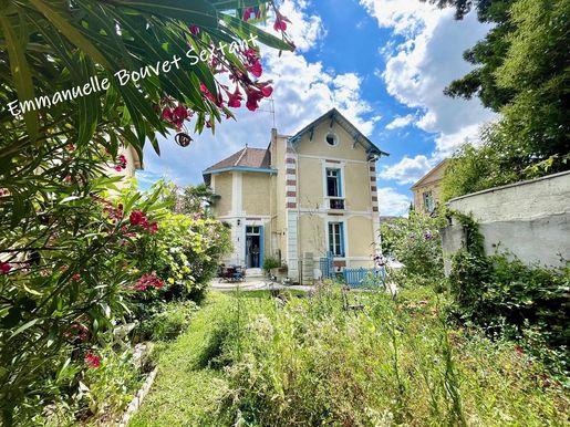 Maison 9 pièces 180 m² · à Bergerac · 180 m² · 295 000 €