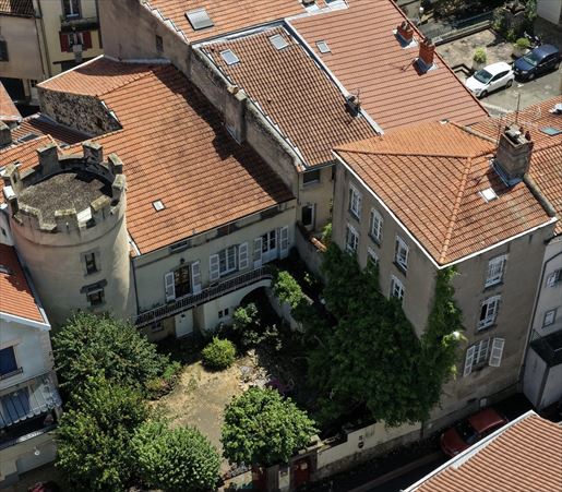 12 pièces 421 m² · à Les Martres-de-Veyre · 421 m² · 519 000 €