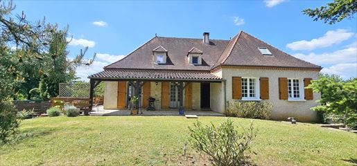 Maison 6 pièces 304 m² · à Gourdon · 304 m² · 330 000 €
