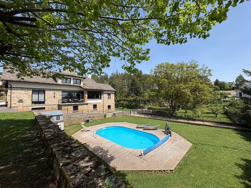 Maison 11 pièces 274 m² · à Marvejols · 274 m² · 639 000 €