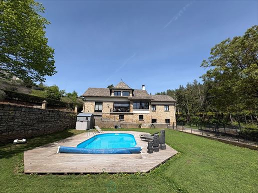 Maison 11 pièces 274 m² · à Marvejols · 274 m² · 639 000 €