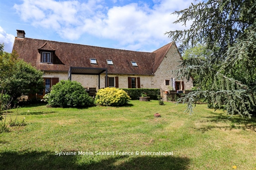 Maison 10 pièces 380 m² · à Brouchaud · 380 m² · 608 000 €