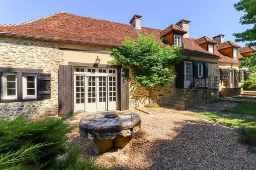 Maison 6 pièces 250 m² · à Savignac-Lédrier · 250 m² · 420 000 €