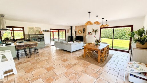 Maison 10 pièces 255 m² · à Tourville-la-Campagne · 255 m² · 454 000 €