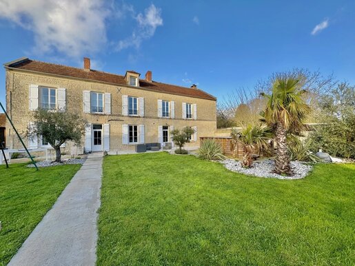 Maison 8 pièces 240 m² · à Rots · 240 m² · 855 000 €