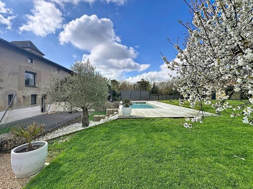 Maison 11 pièces 270 m² · à Sancé · 270 m² · 529 000 €