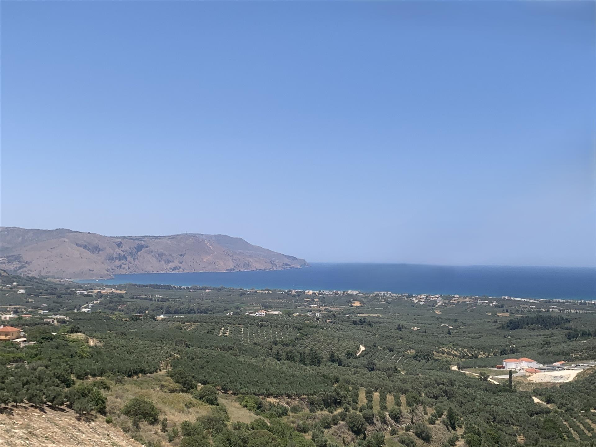 Baugrundstück mit Blick auf das Meer und die umliegenden Berge, in der Nähe des Kournas-Sees, Kreta