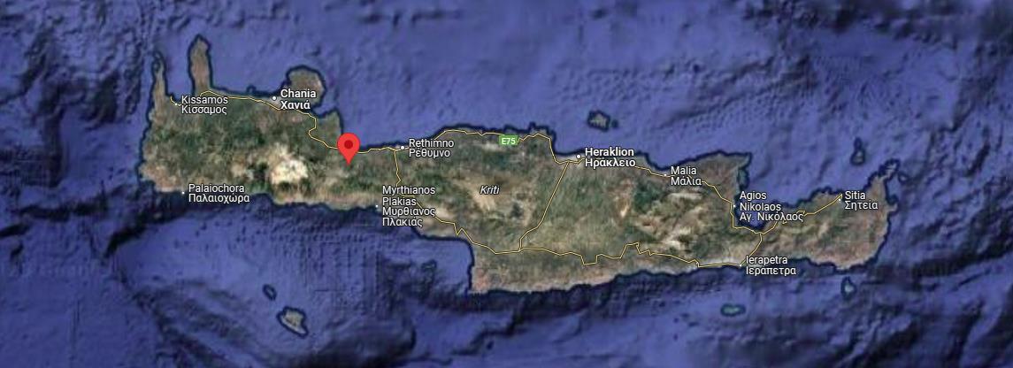 Baugrundstück mit Blick auf das Meer und die umliegenden Berge, in der Nähe des Kournas-Sees, Kreta