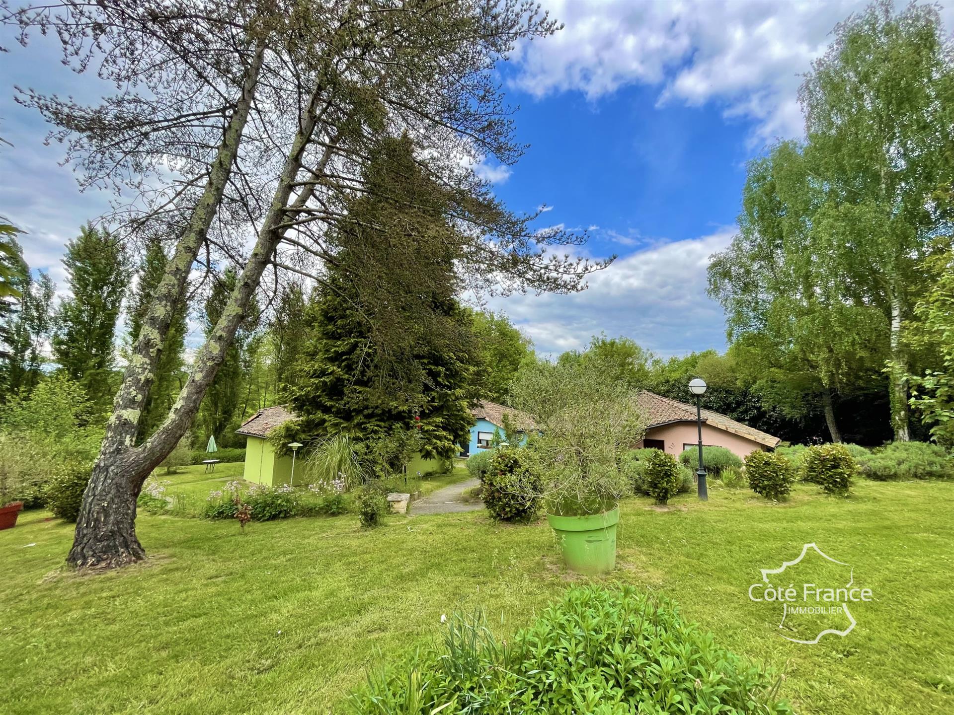 Maison à vendre, 900m², Peyrat-de-Bellac