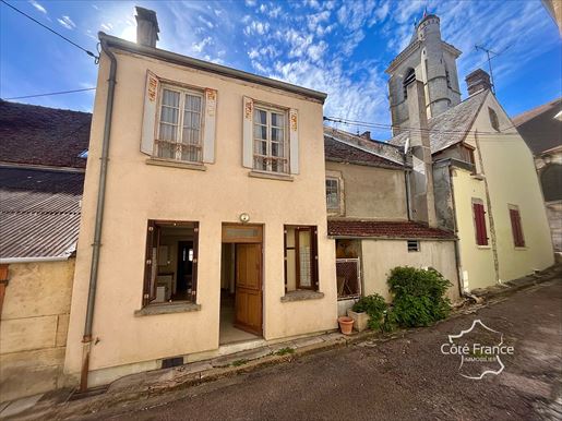 Maison 8 pièces 180 m² · à Coulanges-sur-Yonne · 180 m² · 39 000 €