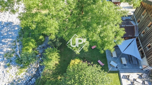 Ensemble immobilier de caractère – Plus de 530 m² au cœur des Aravis · à Glières-Val-de-Borne · 532 m² · 832 000 €