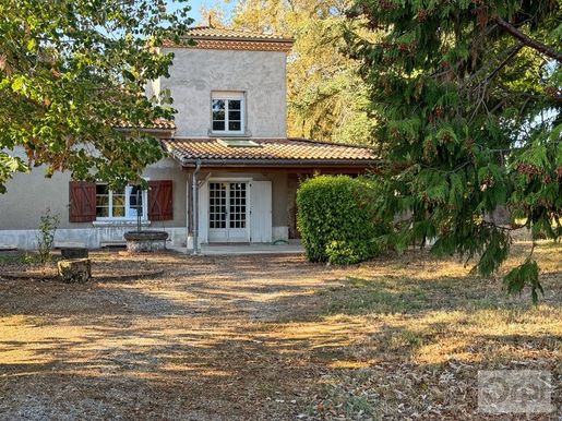 Maison 3 pièces 123 m² · à Fleurance · 123 m² · 190 000 €
