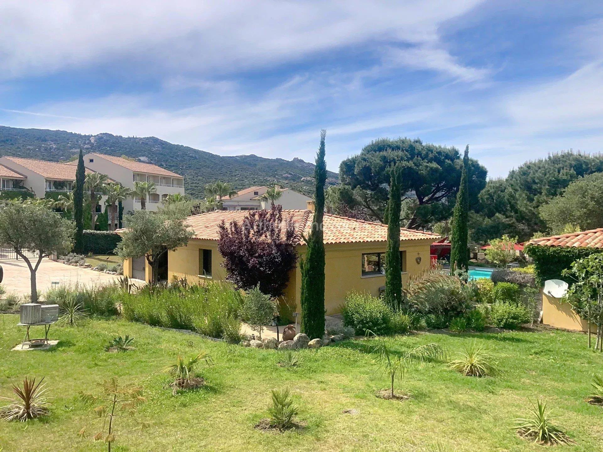 Maison à vendre, 215m², Calvi