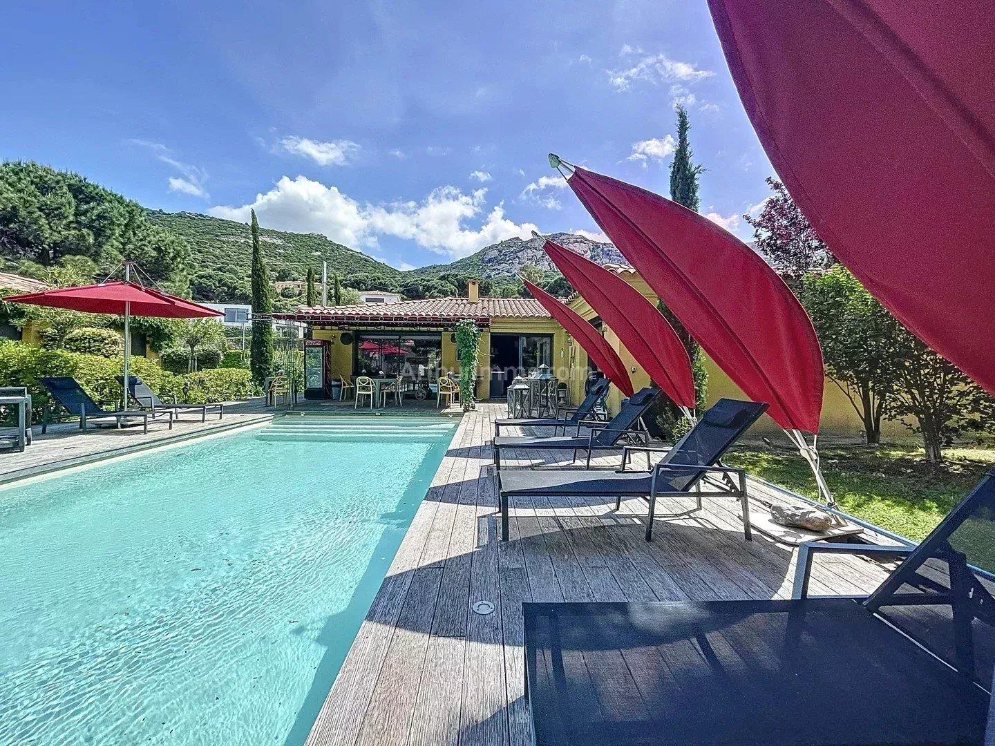 Maison à vendre, 215m², Calvi