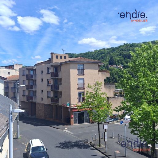 Appartement 5 pièces 87 m² · à Thiers · 87 m² · 90 000 €