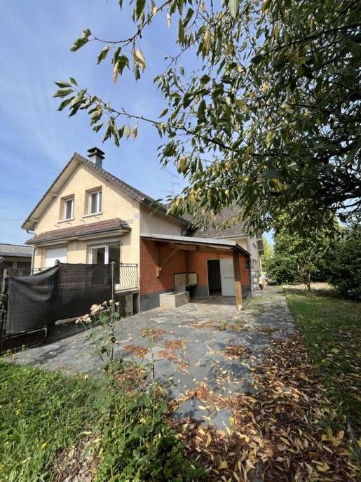 Maison 8 pièces 191 m² · à Saint-Sauveur · 191 m² · 200 000 €