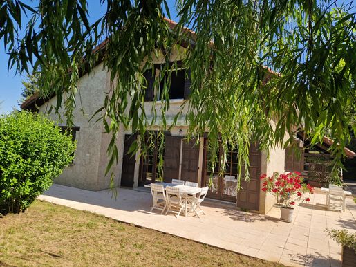 Maison 6 pièces 181 m² · à Bressieux · 181 m² · 379 000 €