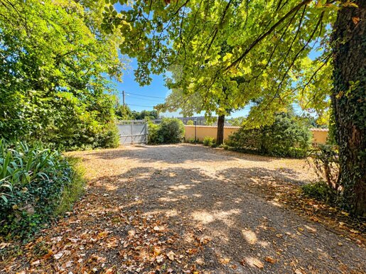 Terrain 120 m² · à Saint-Genis-Laval · 120 m² · 249 000 €