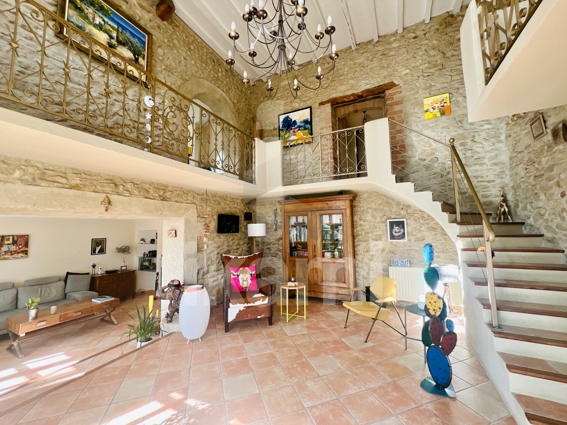 Maison à vendre, 220m², Parnans
