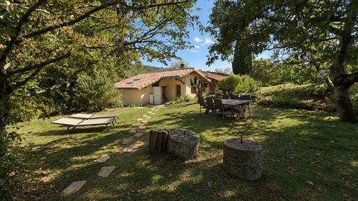 Maison 7 pièces 210 m² · à Charmes-sur-l'Herbasse · 210 m² · 594 000 €