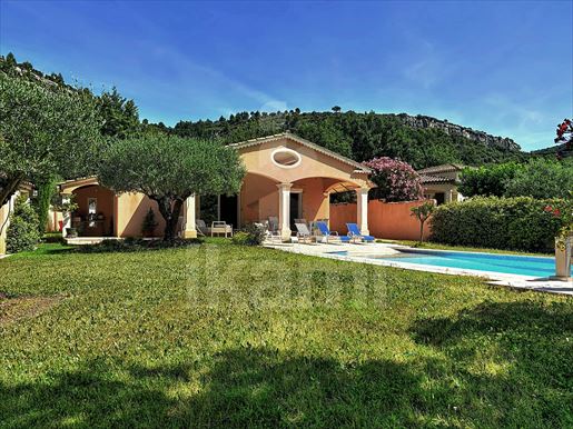 Maison 7 pièces 145 m² · à Chusclan · 145 m² · 425 000 €