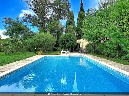 Maison 10 pièces 248 m² · à Bagnols-sur-Cèze · 248 m² · 429 000 €