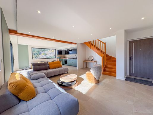 Maison 8 pièces 218 m² · à Montaimont · 218 m² · 1 290 000 €