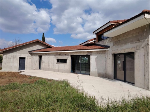 Maison 10 pièces 245 m² · à Saint-Romans · 245 m² · 417 000 €