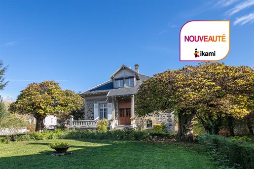 Maison 9 pièces 218 m² · à Domène · 218 m² · 1 000 050 €