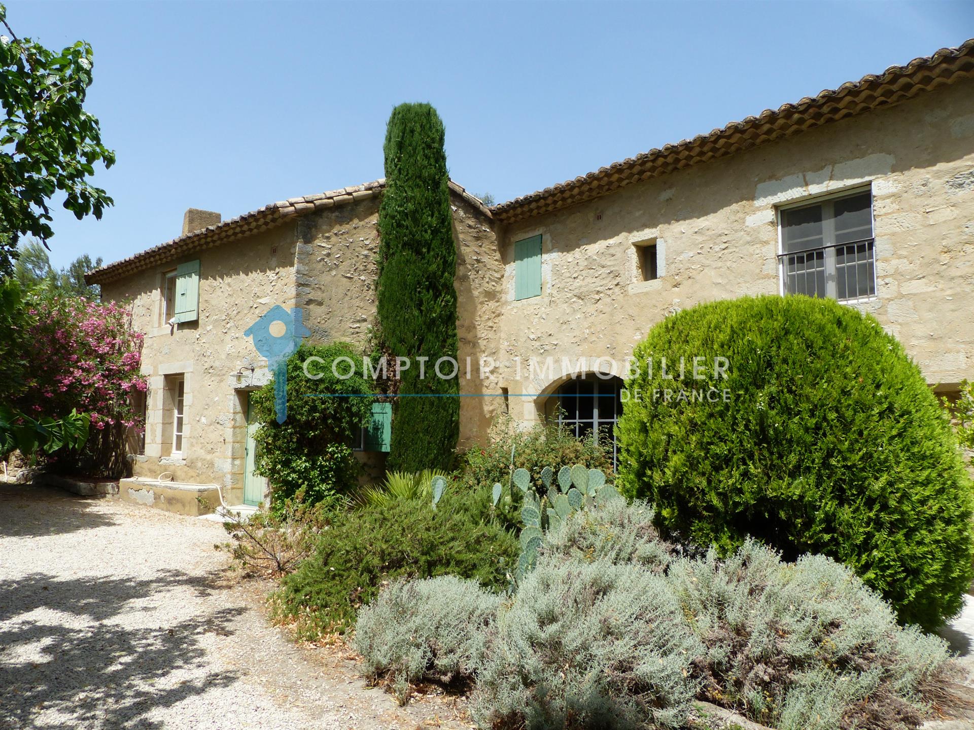 Maison à vendre, 430m², Boulbon