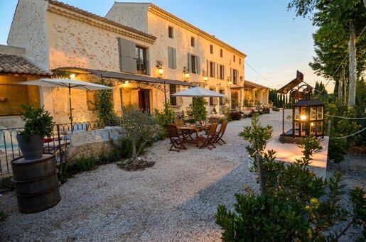 Maison 11 pièces 400 m² · à Vallabrègues · 400 m² · 2 340 000 €