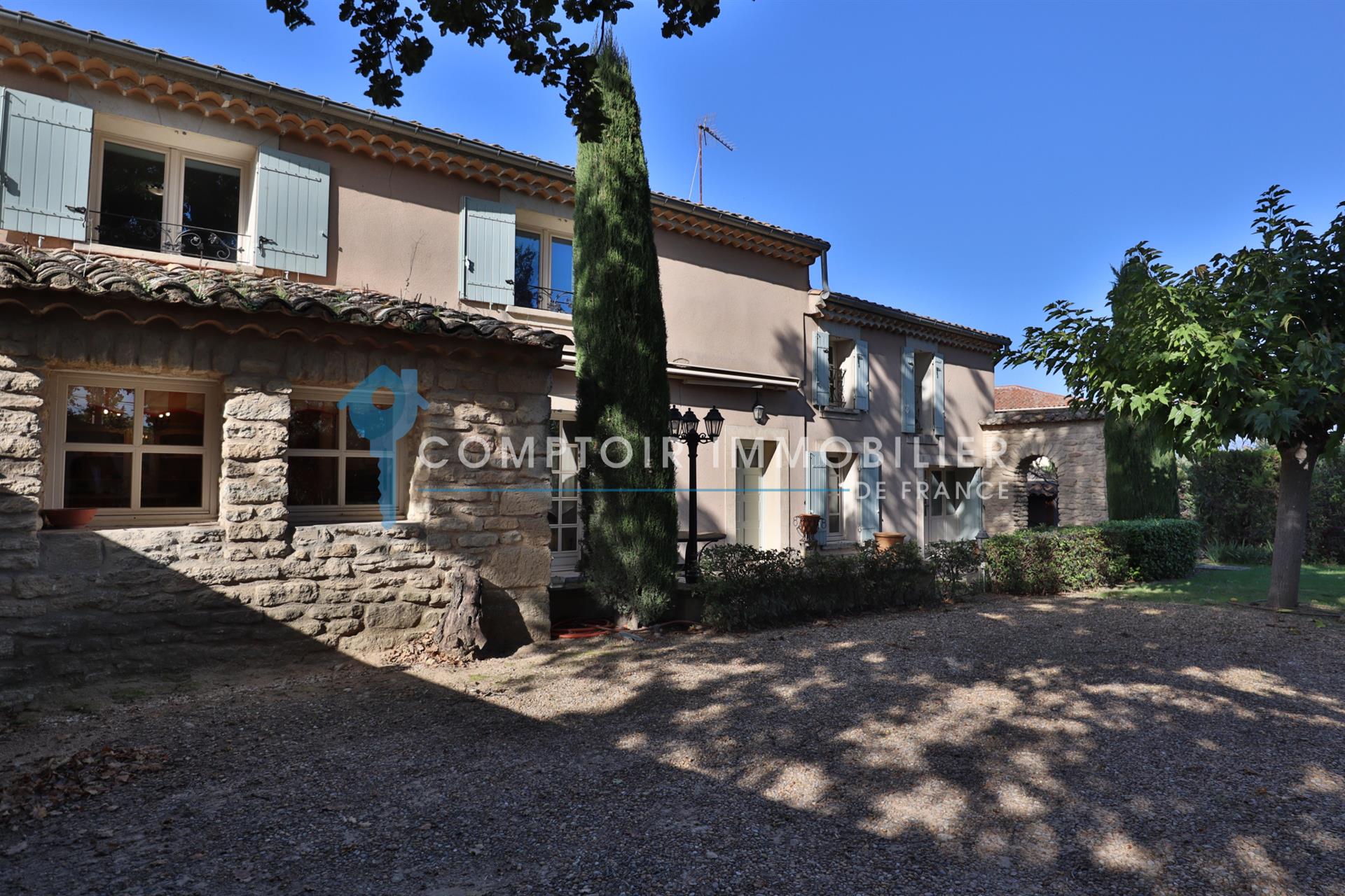 Maison à vendre, 180m², Robion