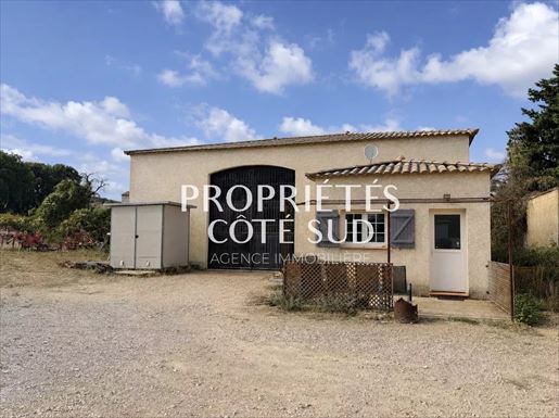 TAVEL terrain constructif 1500 m2 + hangar · 233 000 €