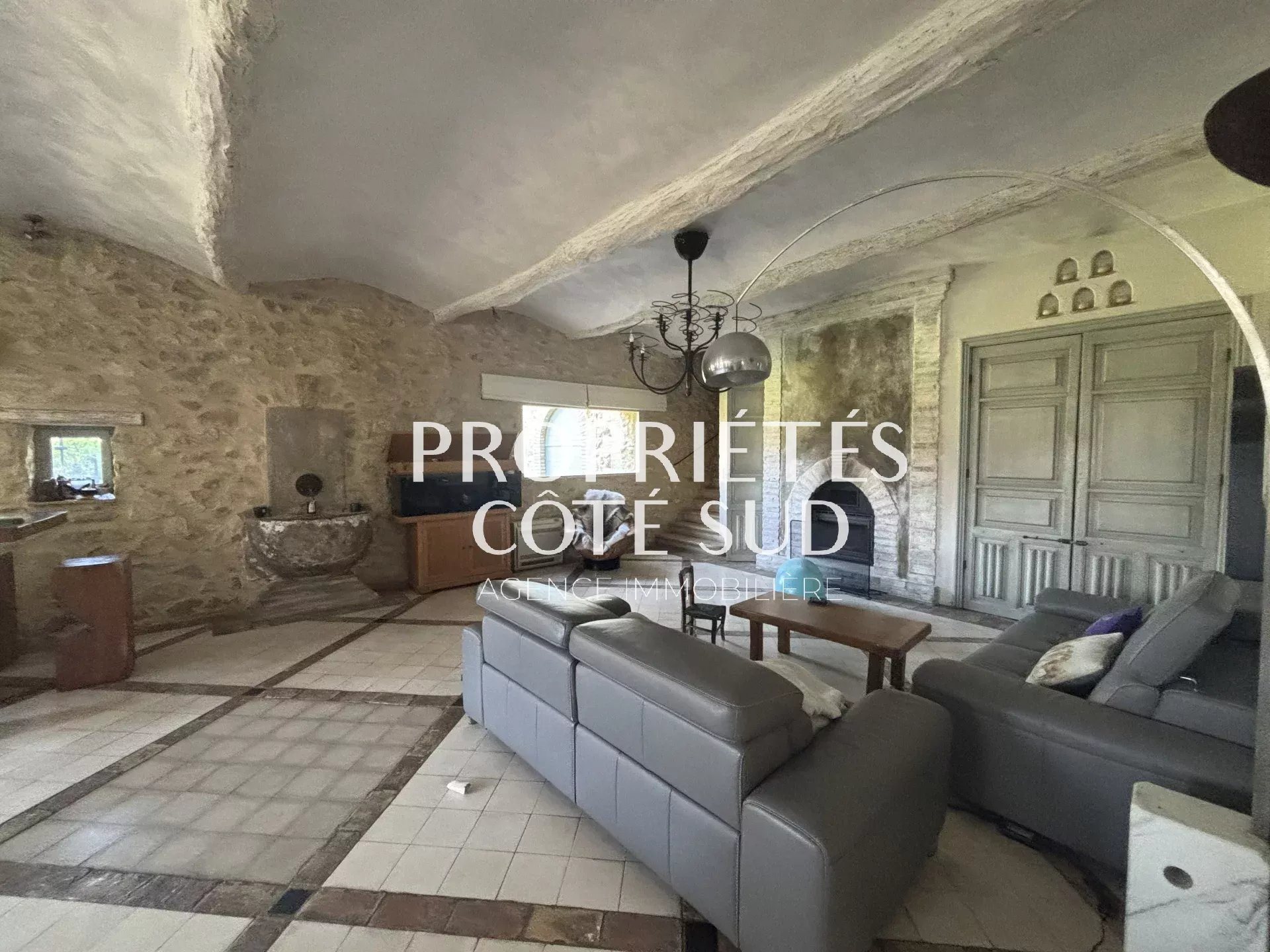 Maison à vendre, 313m², Pujaut