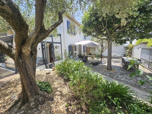 Maison 7 pièces 246 m² · à Pujaut · 246 m² · 750 000 €