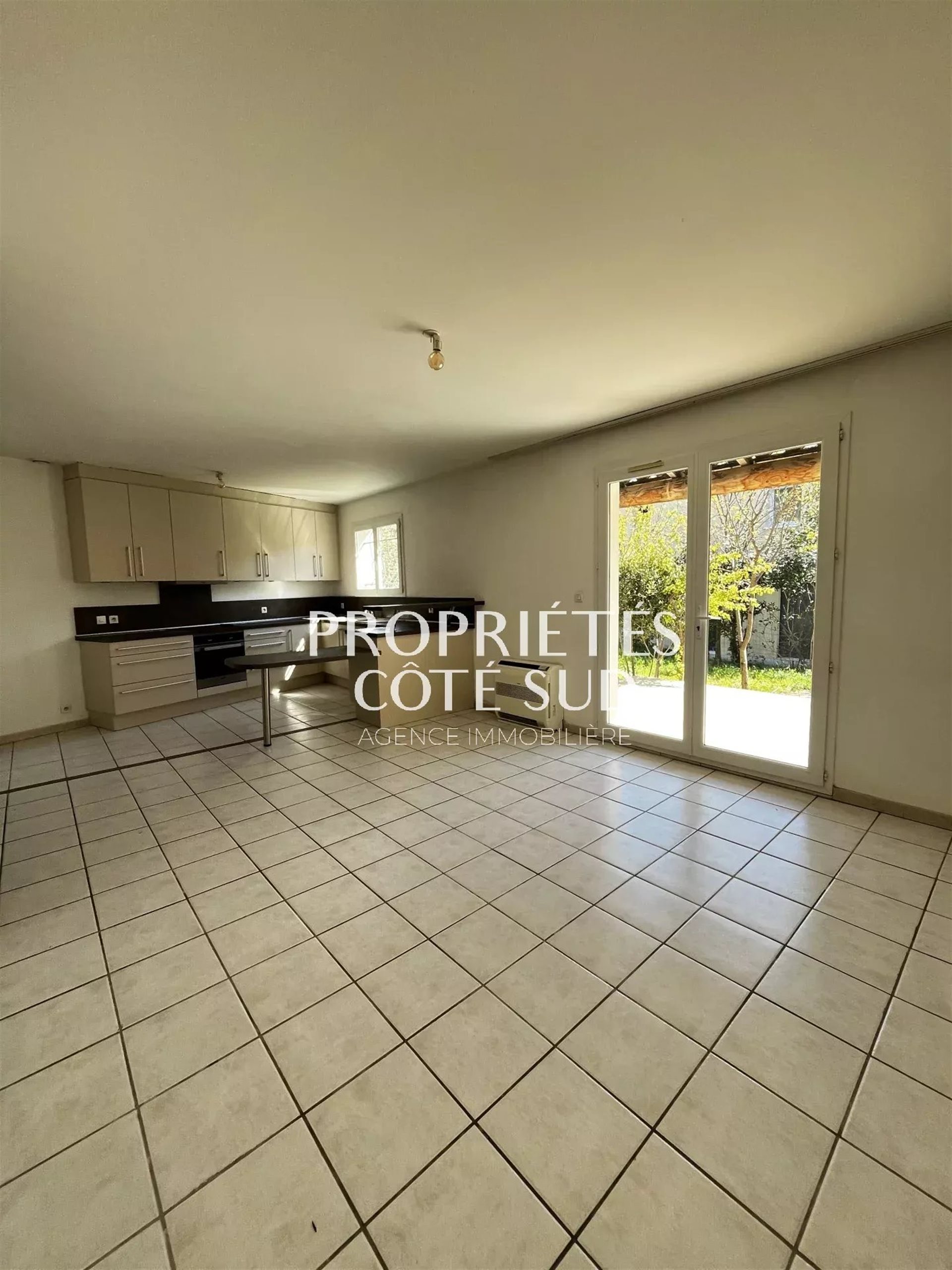 Maison à vendre, 80m², Entraigues-sur-la-Sorgue